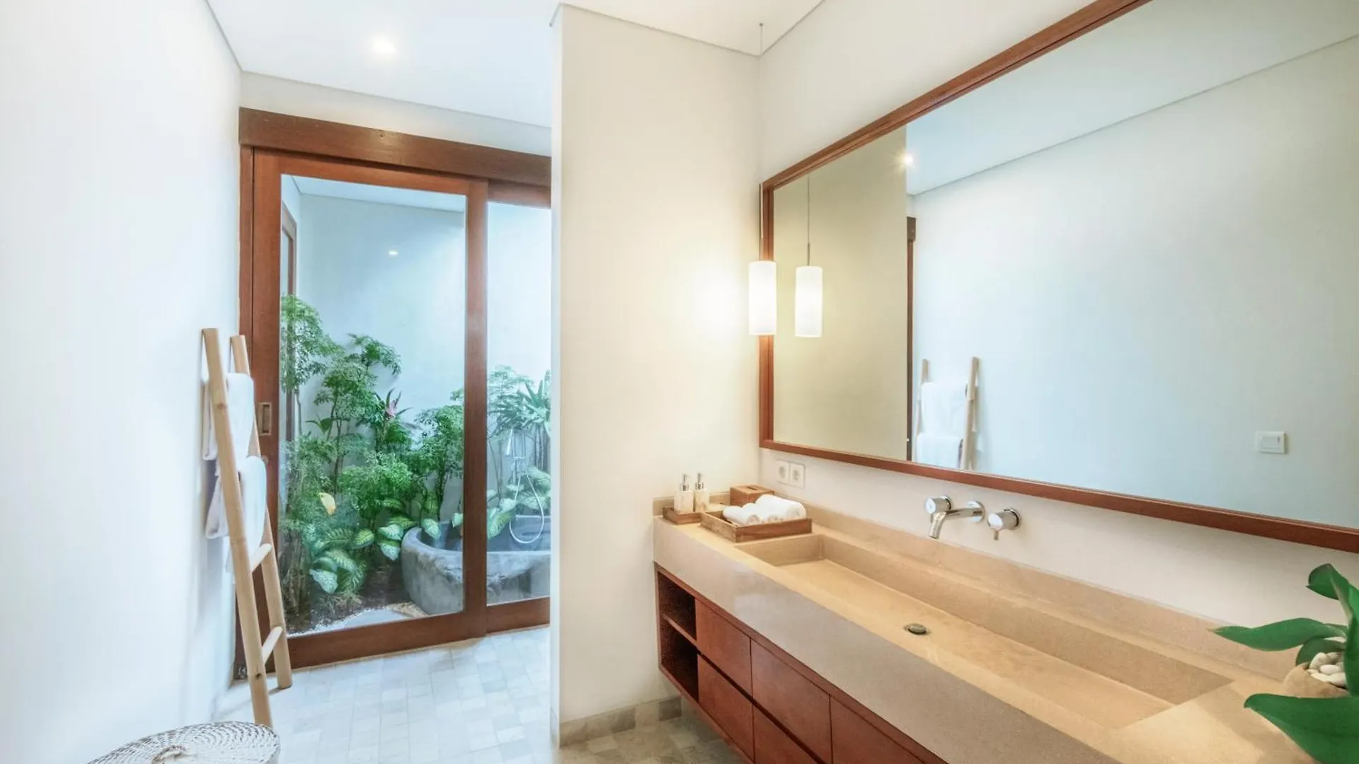 Bumbak Park Villas By Nakula Canggu
